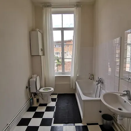 Spacious In Centre