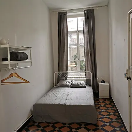 Spacious In Centre Проживание в семье